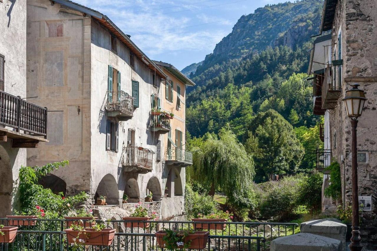Sunny 1-Bed Apartment In Lovely Mountain Village La Brigue Zewnętrze zdjęcie