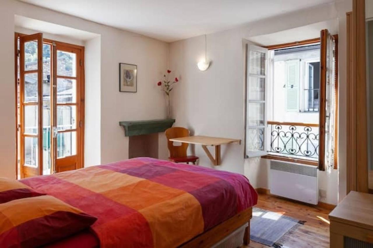 Sunny 1-Bed Apartment In Lovely Mountain Village La Brigue Zewnętrze zdjęcie