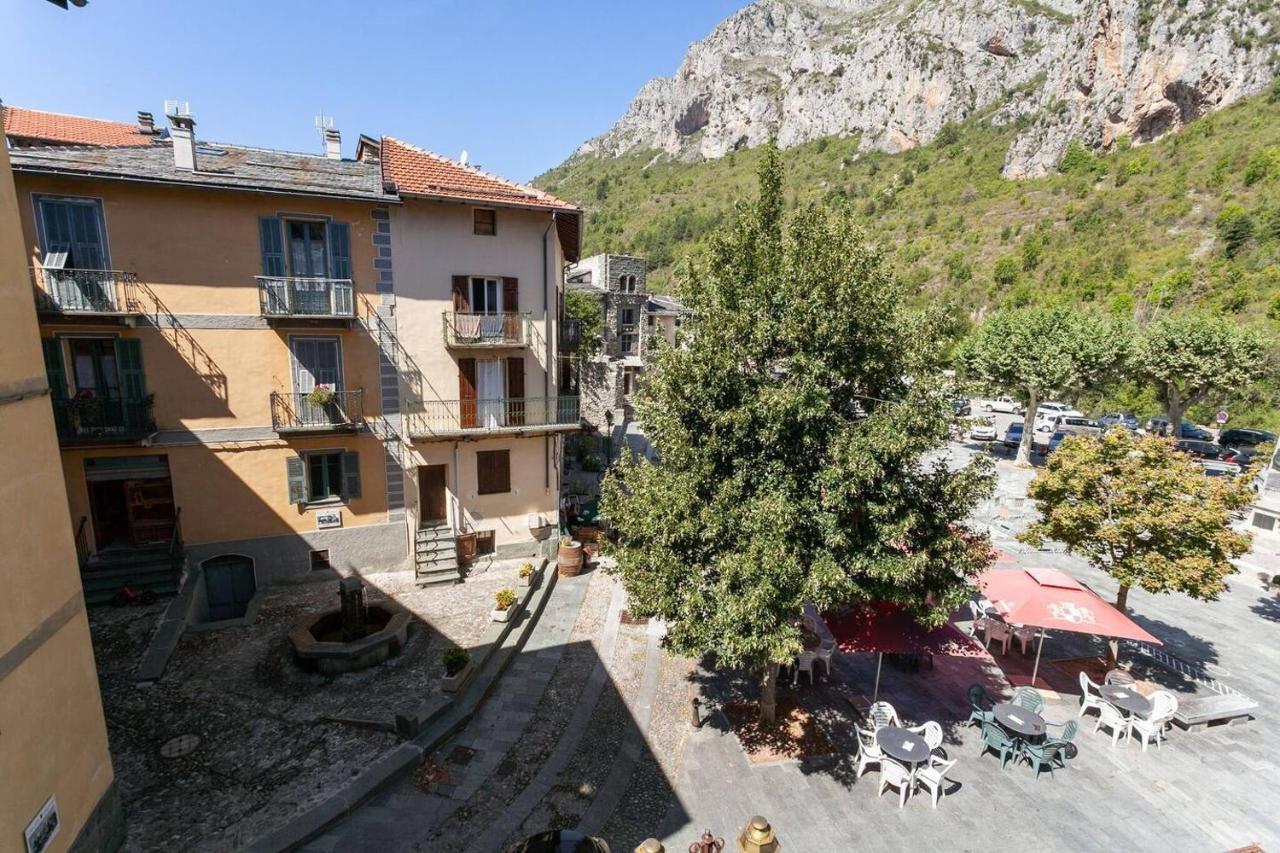 Sunny 1-Bed Apartment In Lovely Mountain Village La Brigue Zewnętrze zdjęcie