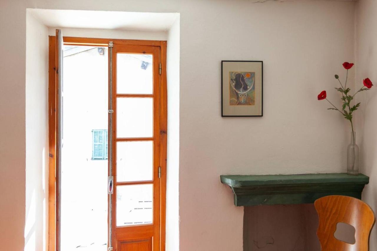 Sunny 1-Bed Apartment In Lovely Mountain Village La Brigue Zewnętrze zdjęcie