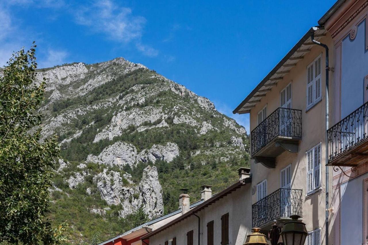 Sunny 1-Bed Apartment In Lovely Mountain Village La Brigue Zewnętrze zdjęcie